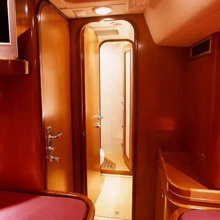 Πλωτό κατάλυμα Italo Sailing Yachts *