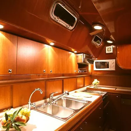 보트호텔 Italo Sailing Yachts *