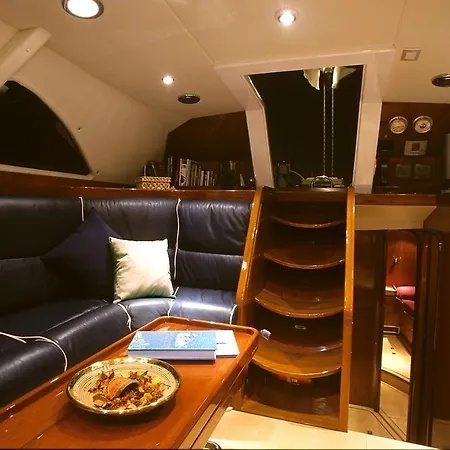 보트호텔 Italo Sailing Yachts 칼리아리