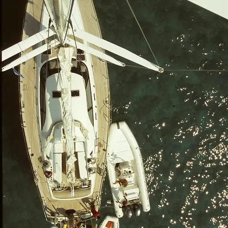 Πλωτό κατάλυμα Italo Sailing Yachts Κάλιαρι