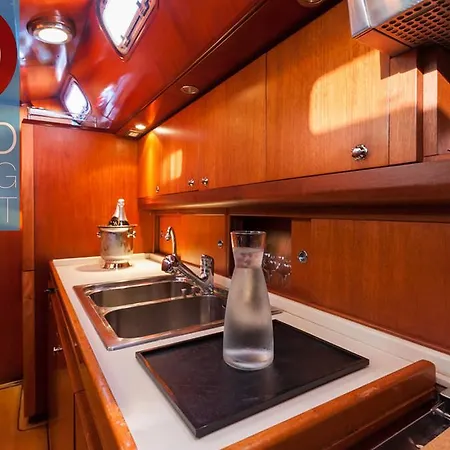 Πλωτό κατάλυμα Italo Sailing Yachts *
