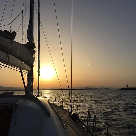 Italo Sailing Yachts Πλωτό κατάλυμα *