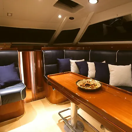Πλωτό κατάλυμα Italo Sailing Yachts *
